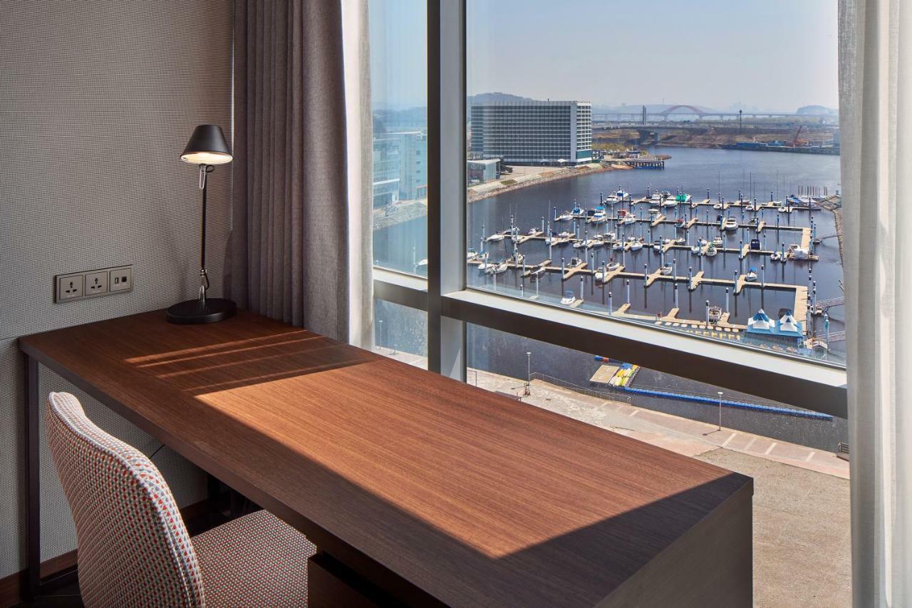 Ramada Encore By Wyndham Gimpo Han River Hotel Esterno foto