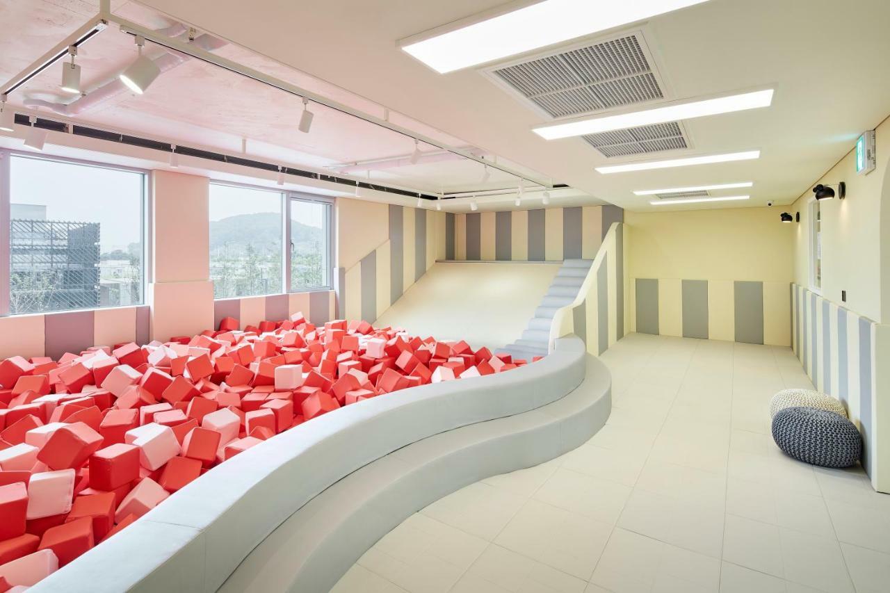 Ramada Encore By Wyndham Gimpo Han River Hotel Esterno foto